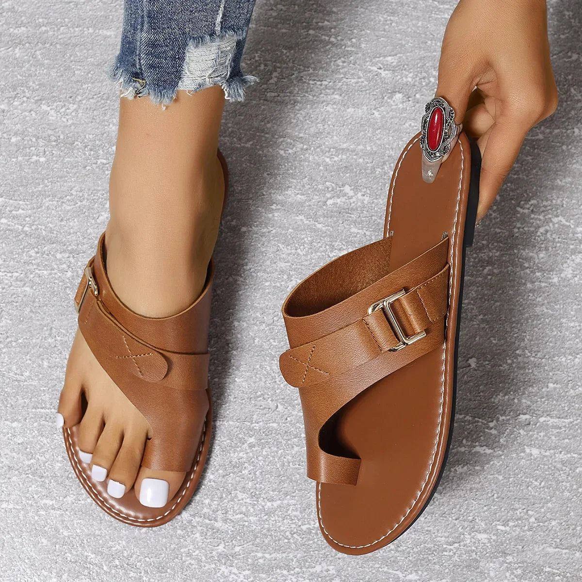 Women Sandals Outside Casual Beach Women Shoes Summer New Flats Flip Flop Sandals Walking Clip Toe Roman Buckle Ladies Slides